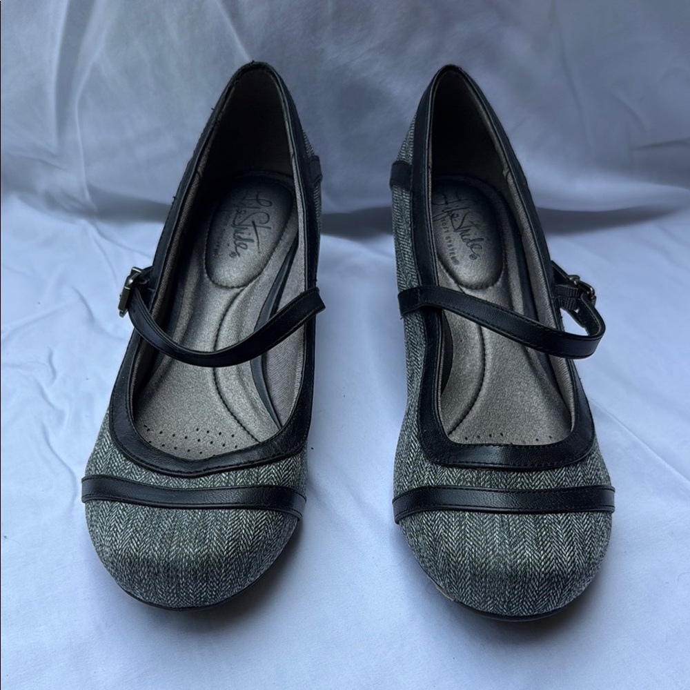 Barely worn almost like new!
